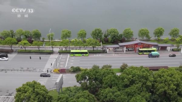 交通运输部:截至去年底 我国城市公共汽电车超70万辆 交通运输部:截至去年底 我国城市公共汽电车超70万辆