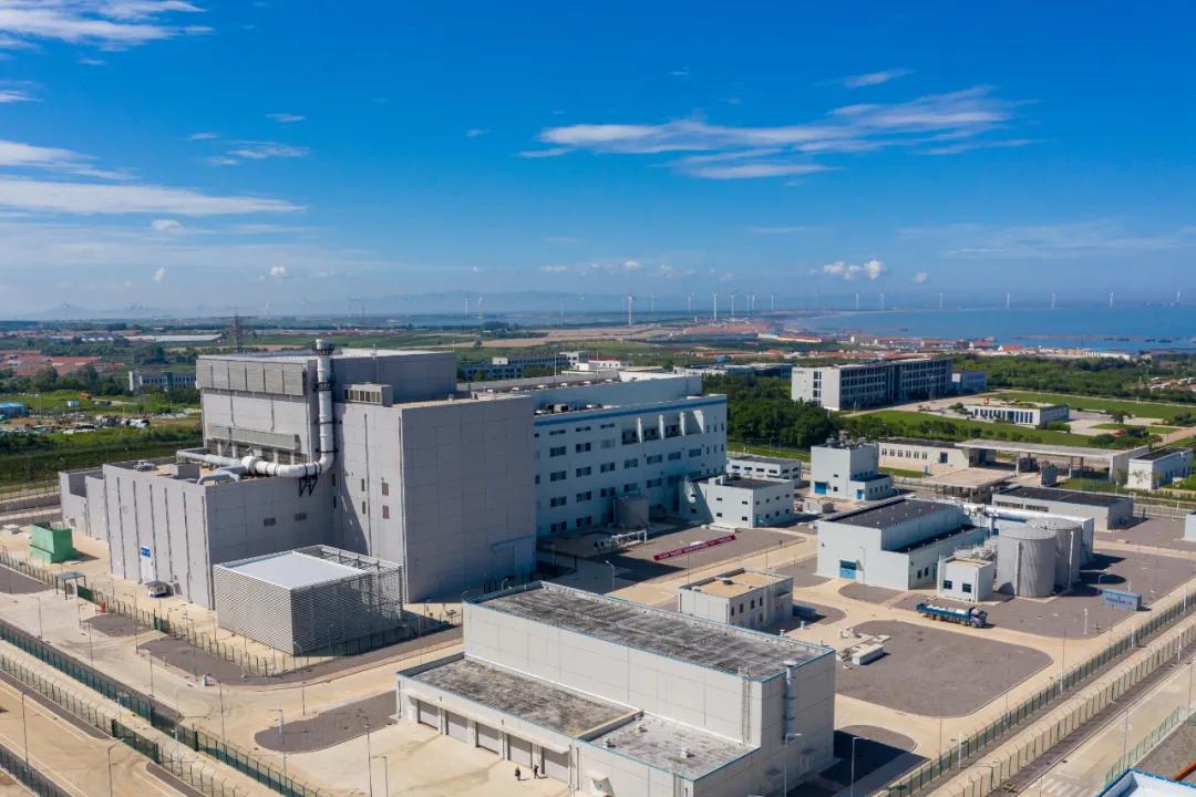 华能石岛湾高温气冷堆核电站首堆装料成功