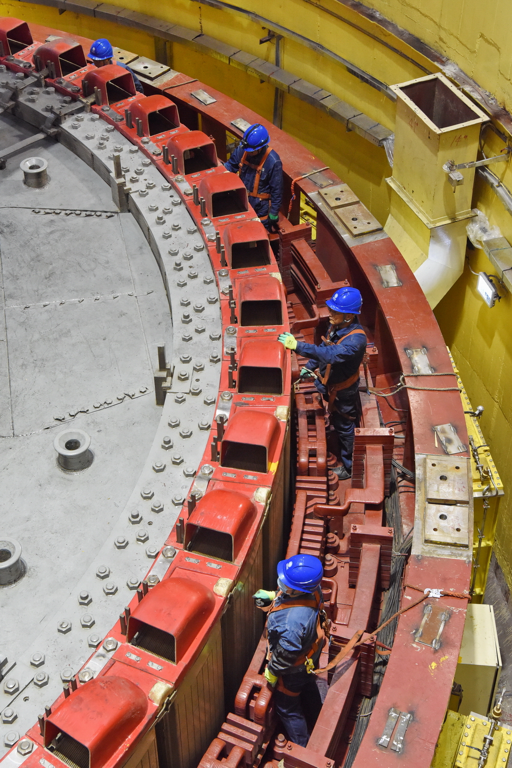 刘家峡水电厂3号机组转子成功吊出 (4).JPG 刘家峡水电厂3号机组转子成功吊出 (4).JPG