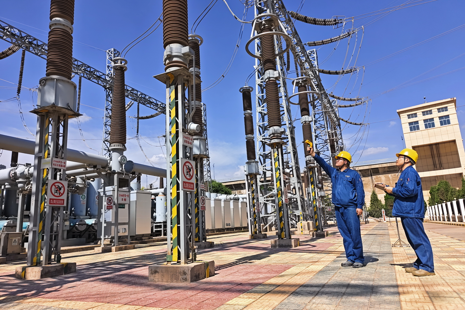 刘家峡水电厂:青春筑梦刘电 奉献点亮光明 (2).jpg 刘家峡水电厂:青春筑梦刘电 奉献点亮光明 (2).jpg