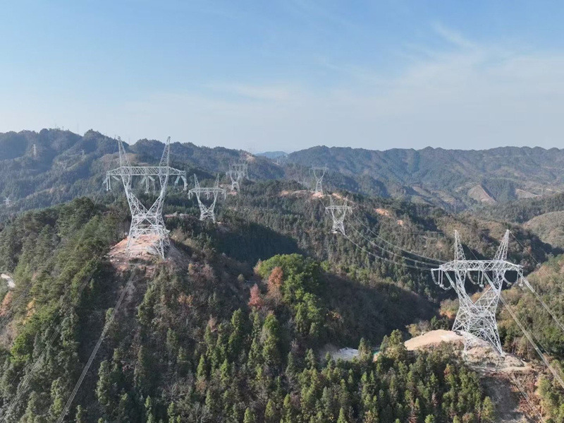 500千伏黎桂乙线抗冰改造项目。贵州送变电有限责任公司供图