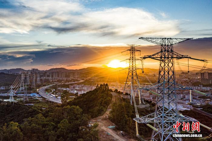 广东电网输电线路总长10.59万千米