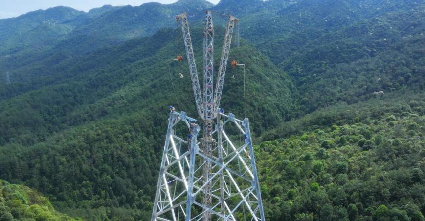 【人民日报】“五一”攻坚不停歇 福建汀州500千伏输变电工程加速推进