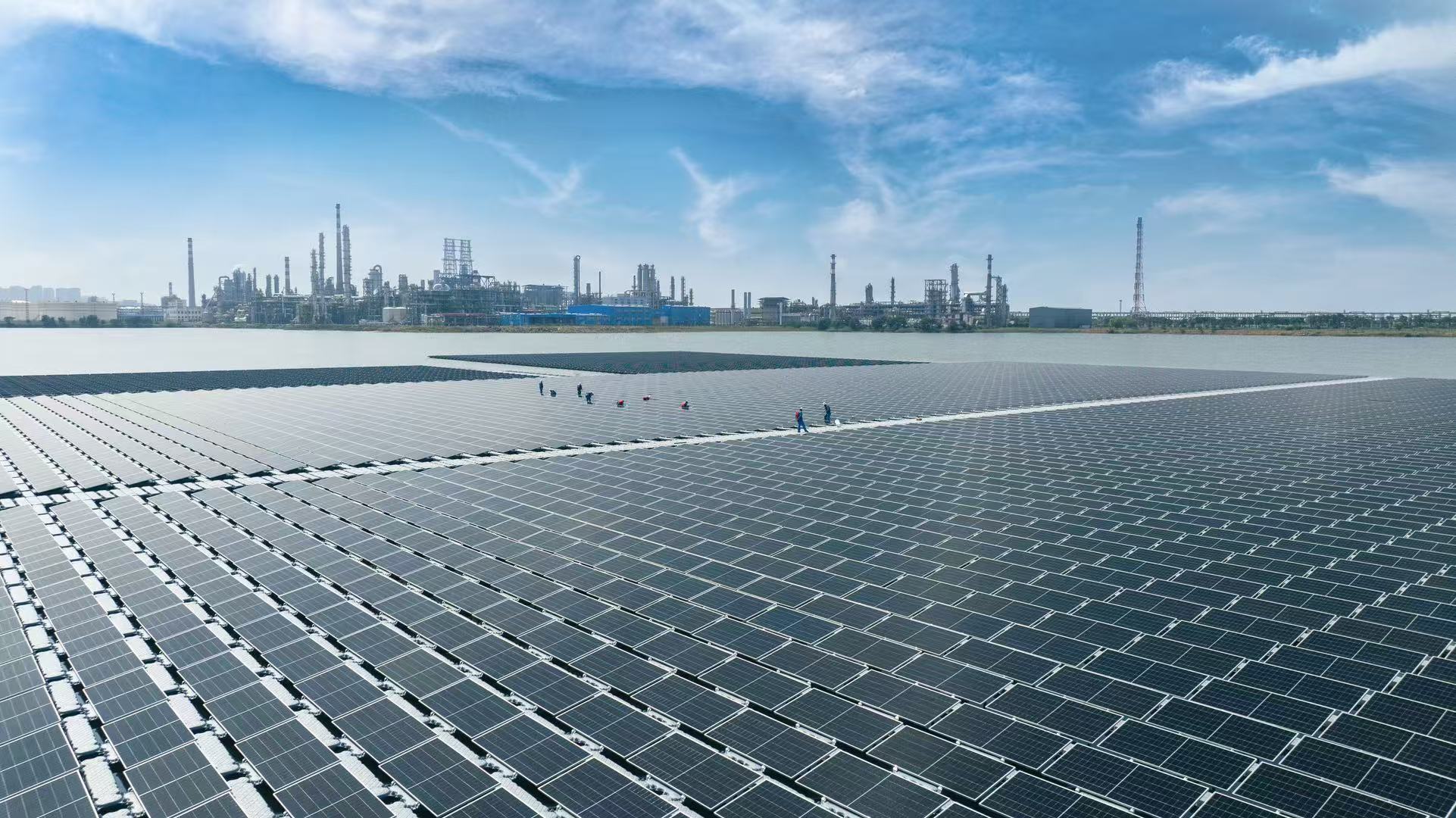 年發(fā)綠電1670萬千瓦時 我國首座海水漂浮式光伏項目建成投用