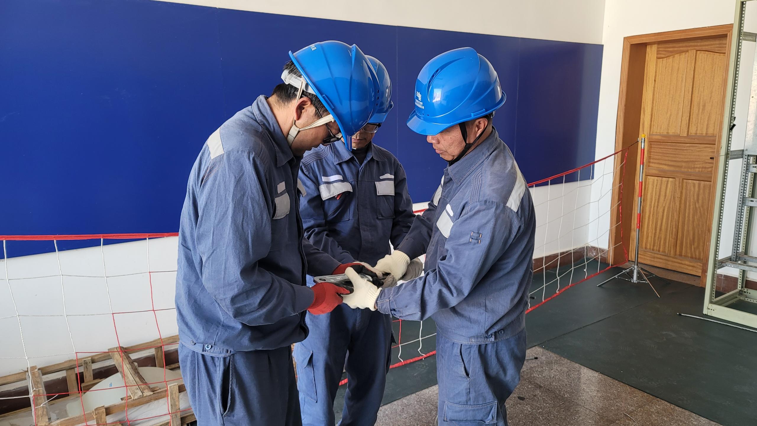 1.、参训员工正在实训<span class=