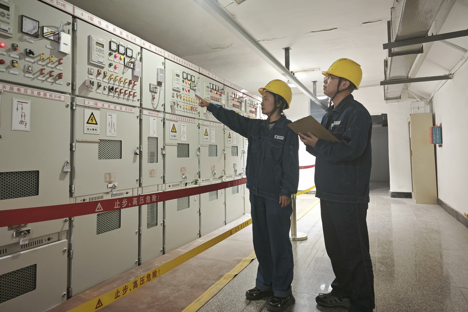 刘家峡水电厂:多措并举应对高温“烤验”.jpg 刘家峡水电厂:多措并举应对高温“烤验”.jpg