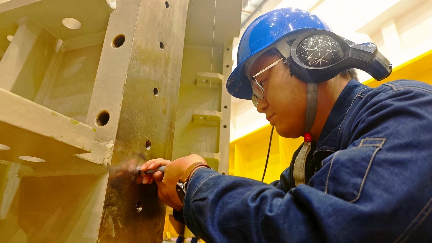 刘家峡水电厂：1号机组转子支臂高质量通过焊前验收 (2).jpg