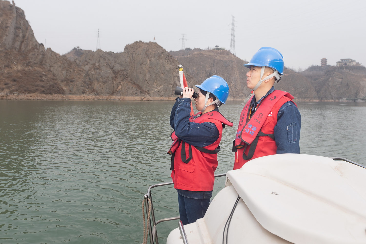 新春走基层丨高峡平湖的安全“守岁人” (4)_调整大小.jpg 新春走基层丨高峡平湖的安全“守岁人” (4)_调整大小.jpg