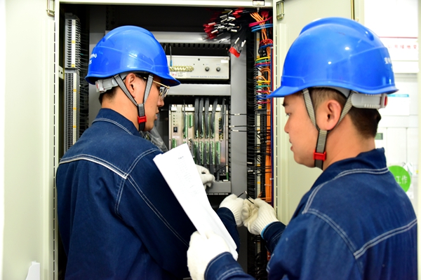 10月12日，国网巴州供电公司变电检修<span class=