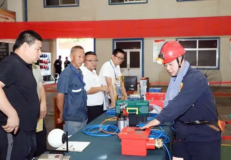 <span class= <span class=