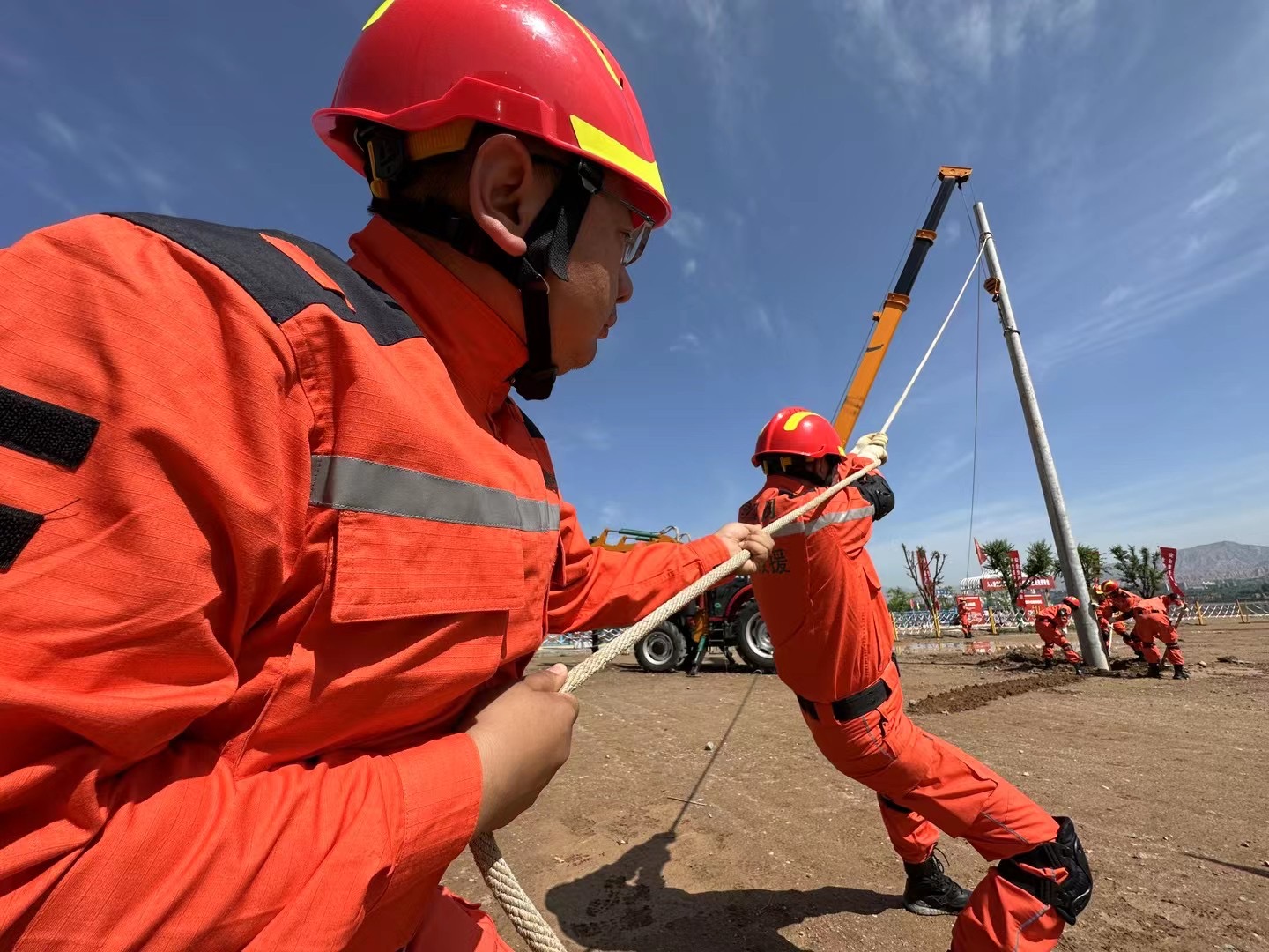 6月30日，国网兰州供电公司应急救援基干分队到青海省海东市化隆县参加2023年<span class=