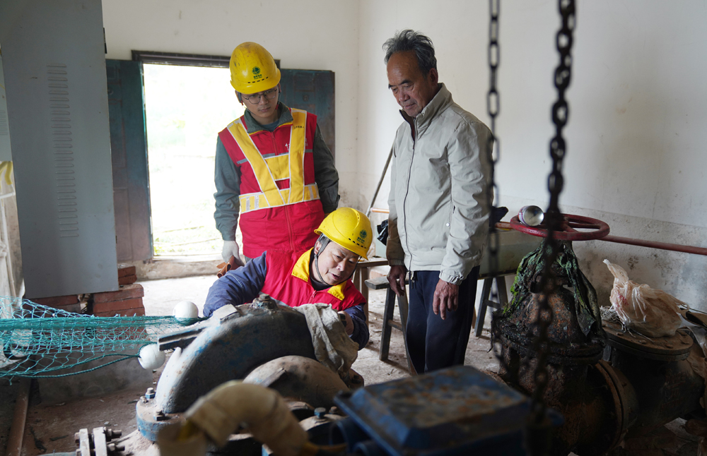 3月12日，国网铜梁供电公司员工为侣俸镇<span class=