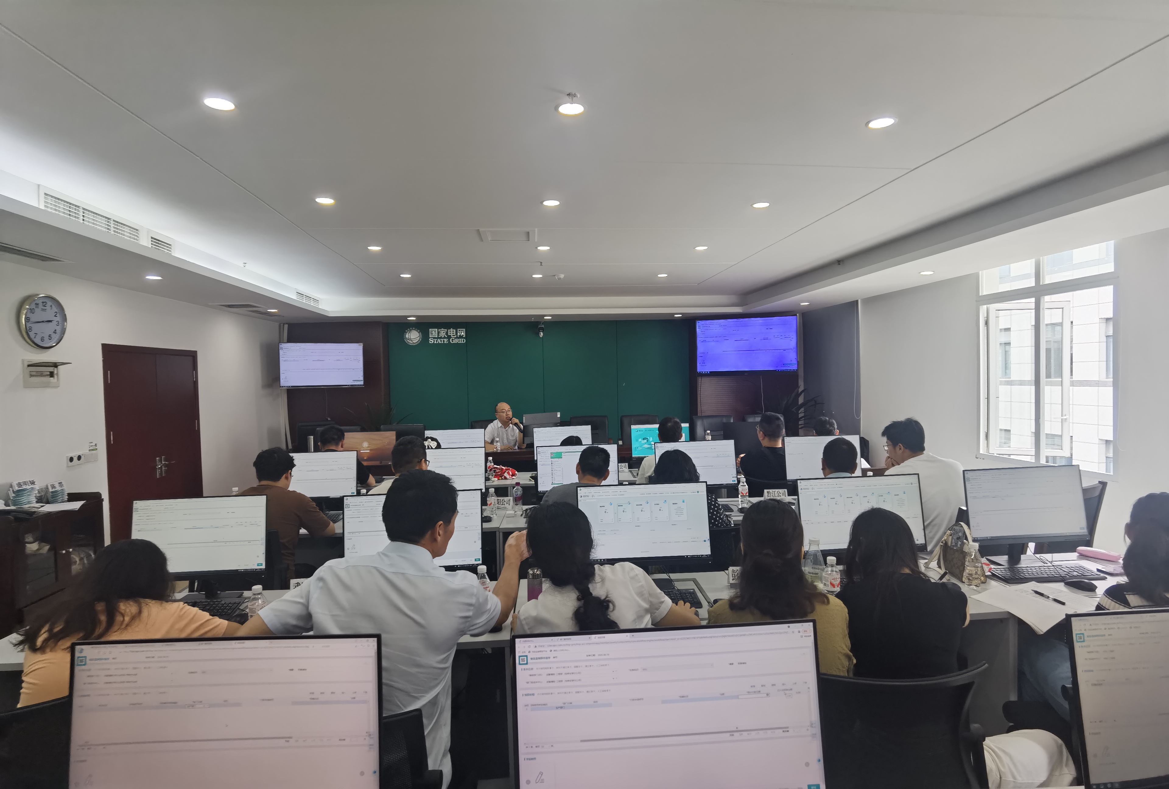 智慧财务.jpg 智慧财务.jpg