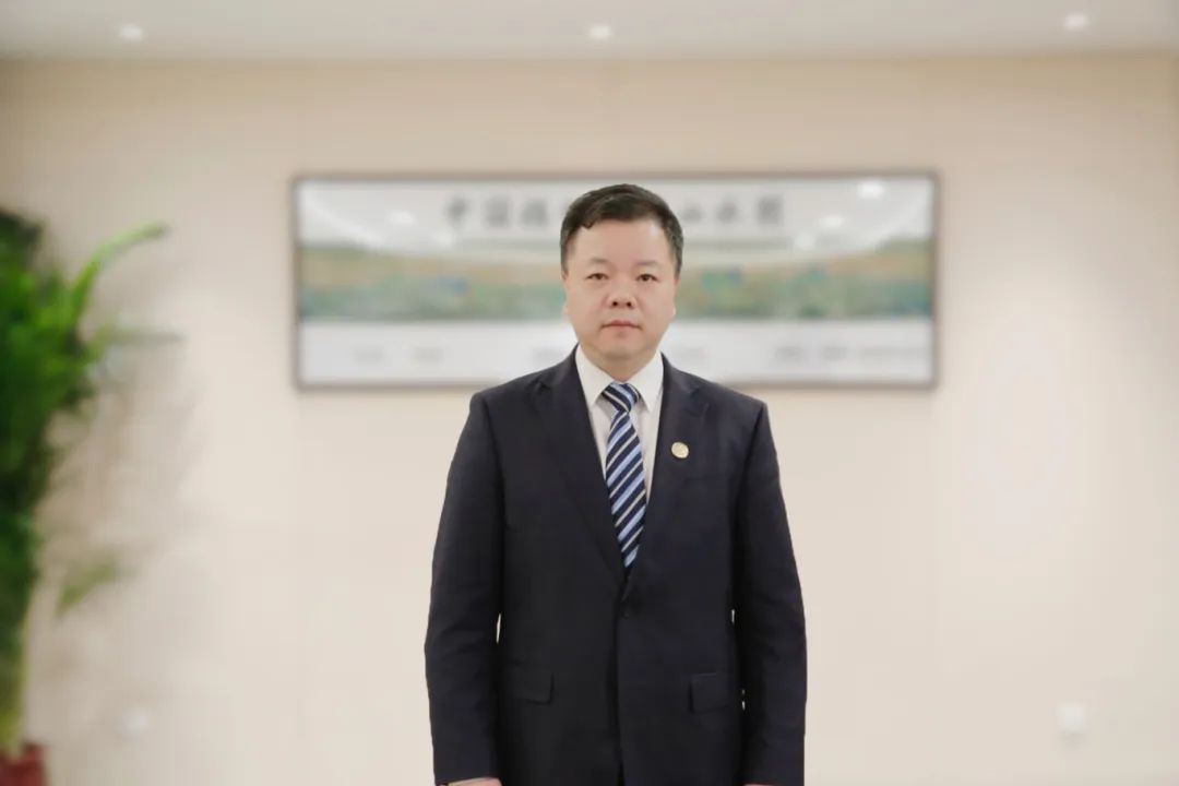 卢铁忠.jpeg